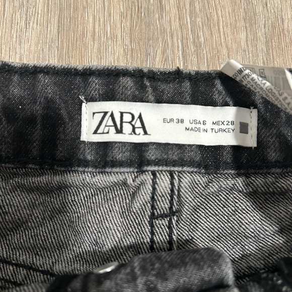 Zara Distressed Shorts - 6 - Picture 2 of 3
